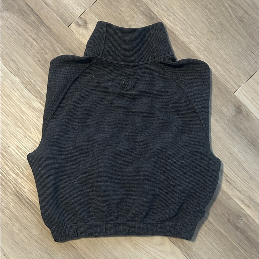 Lululemon Athletica Heathered Graphite Grey Waffle Half-Zip Pullover - Picture 2 of 3